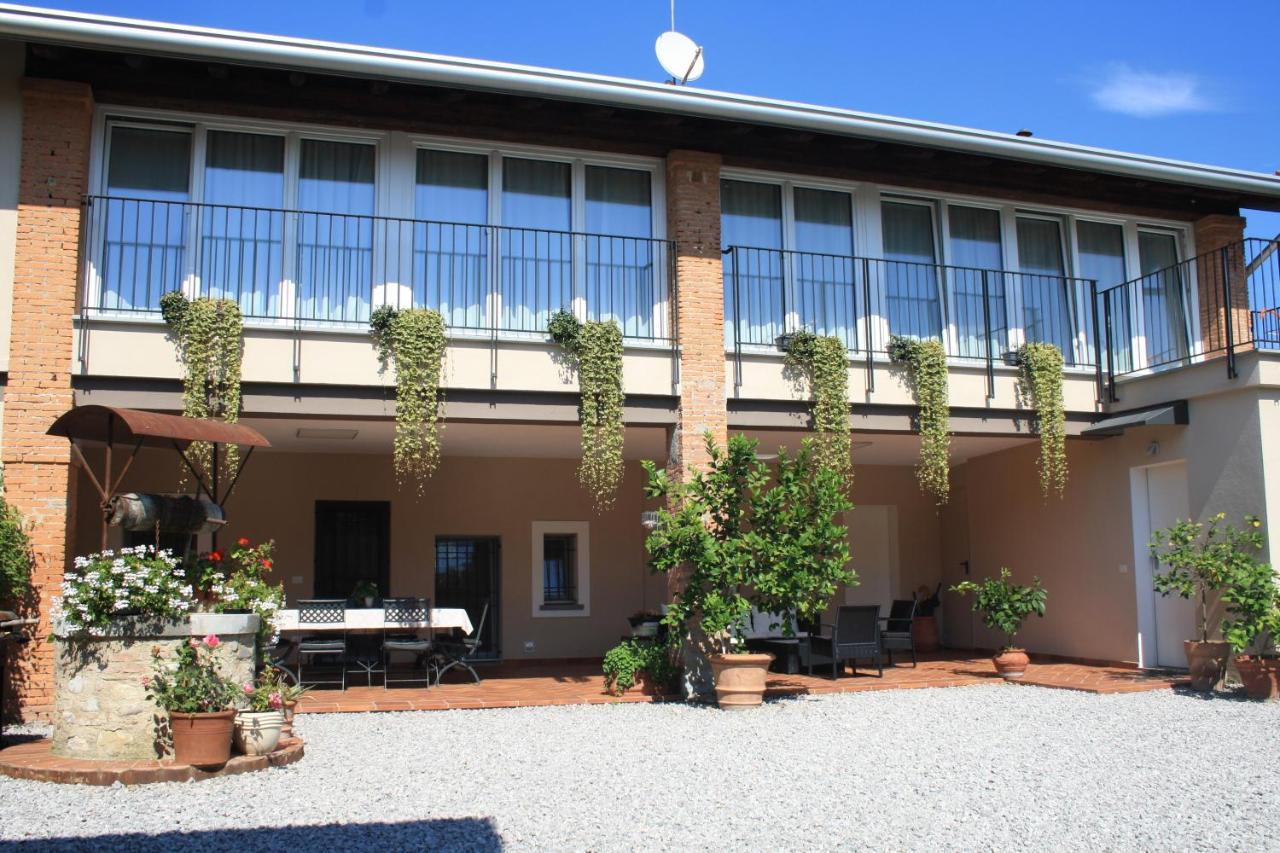 Cascina San Martino Bed & Breakfast Passirano Exterior foto