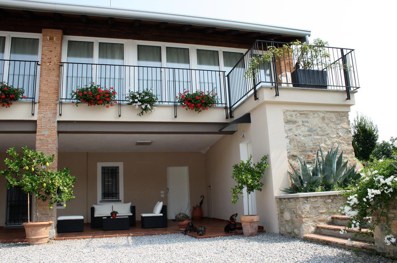 Cascina San Martino Bed & Breakfast Passirano Exterior foto