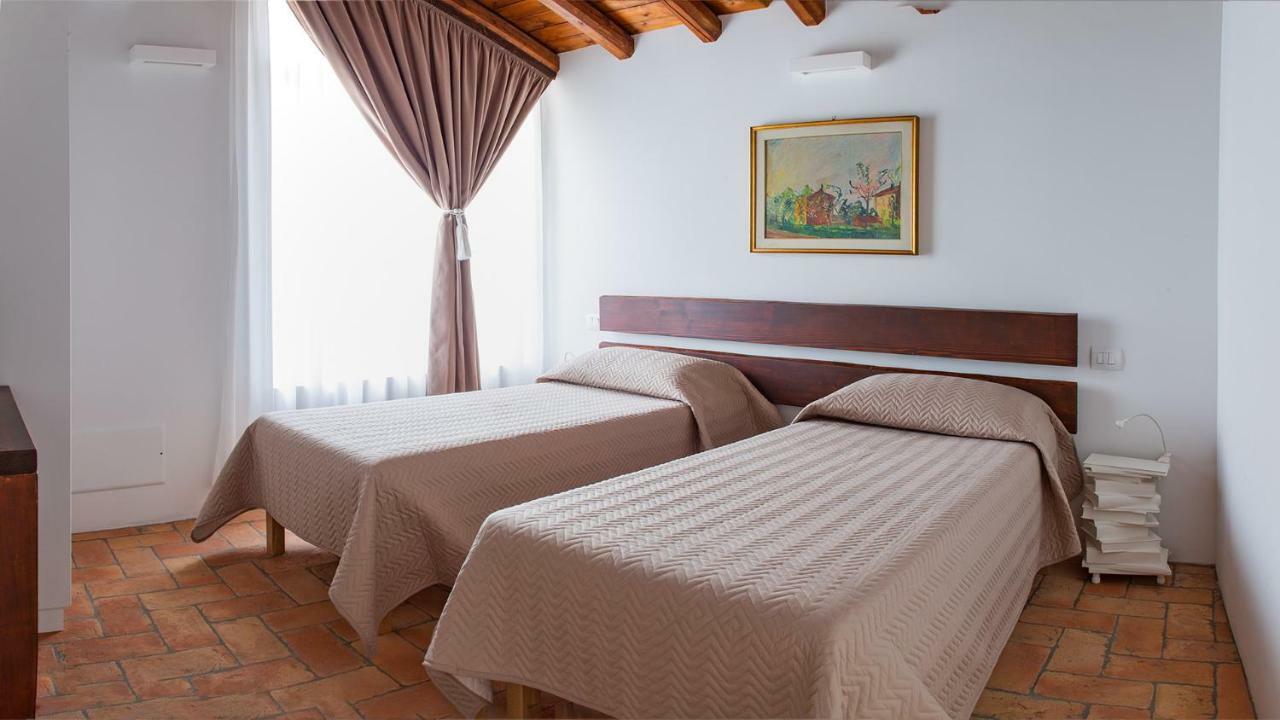Cascina San Martino Bed & Breakfast Passirano Exterior foto