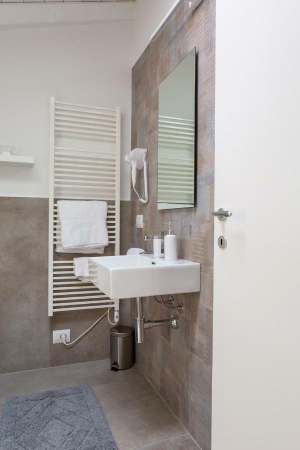 Cascina San Martino Bed & Breakfast Passirano Exterior foto